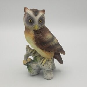 Vintage Lefton KW121 Owl on Oak Branch Acorns Figurine